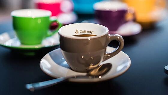 Kolorowe filiżanki espresso Dallmayr