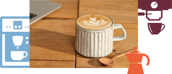 Espresso kávék készülnek egy karos gépből Dallmayr csészékbe