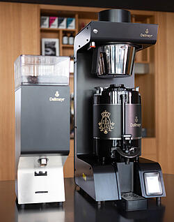 Kávovar na filtrovanú kávu Dallmayr „Black Jet“na prípravu aromatickej kávy vo veľkom