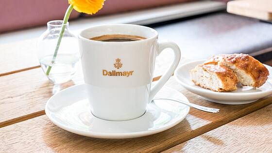 Dallmayr Kaffeehaferl mit Gebäck