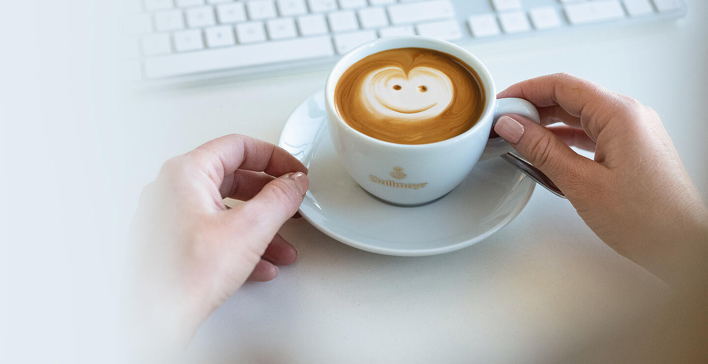 Automaty Dallmayr zapewniają idealne cappuccino w biurze