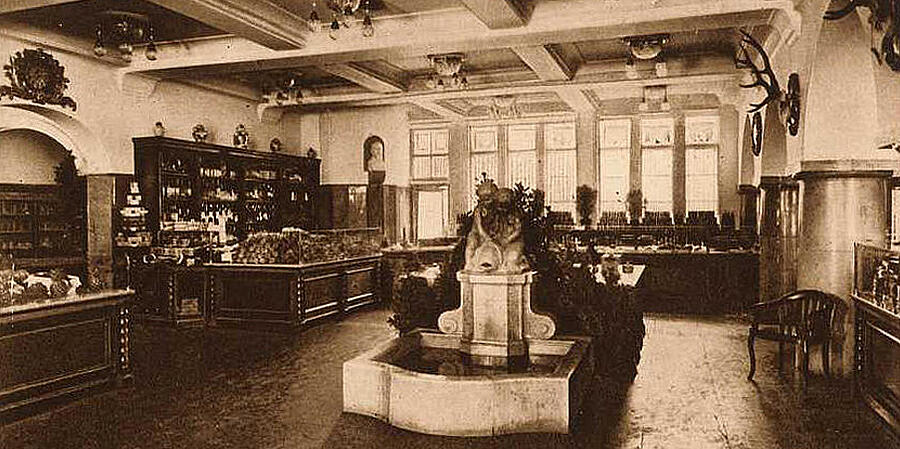 Záber na vnútro domu lahôdok Dallmayr z roku 1912